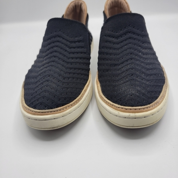 UGG Sammy Chevron Trainer - Picture 7 of 15